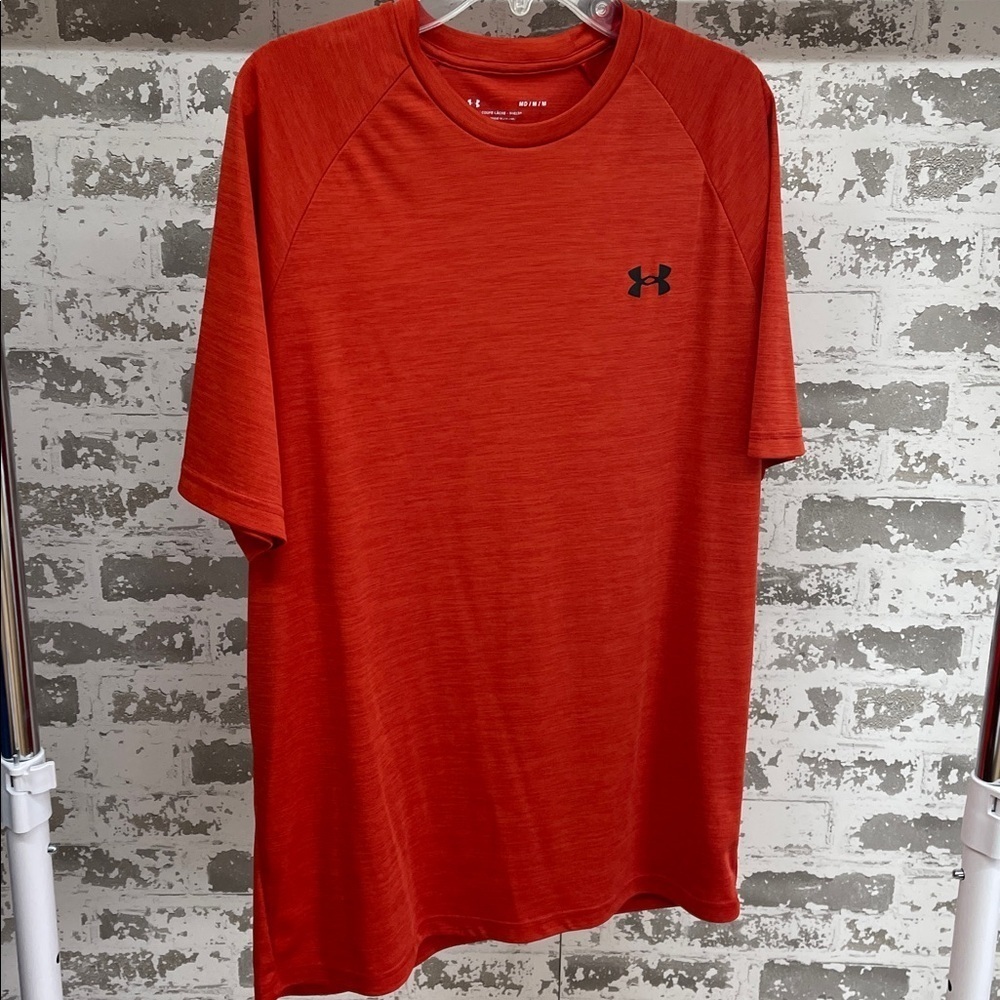 Under Armour Red Short Sleeve Tee Size Medium